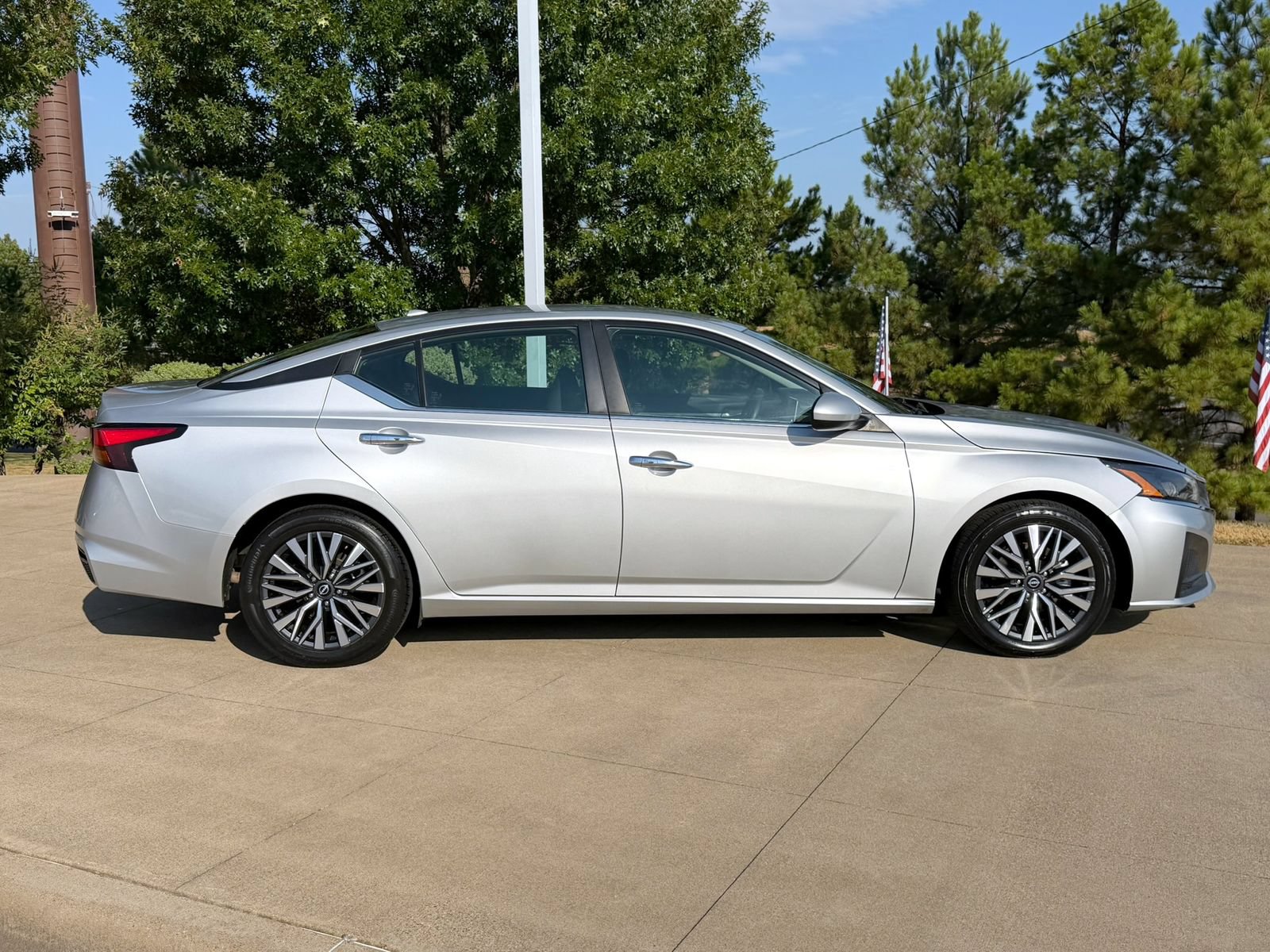 Used 2023 Nissan Altima 2.5 SV FWD image 7