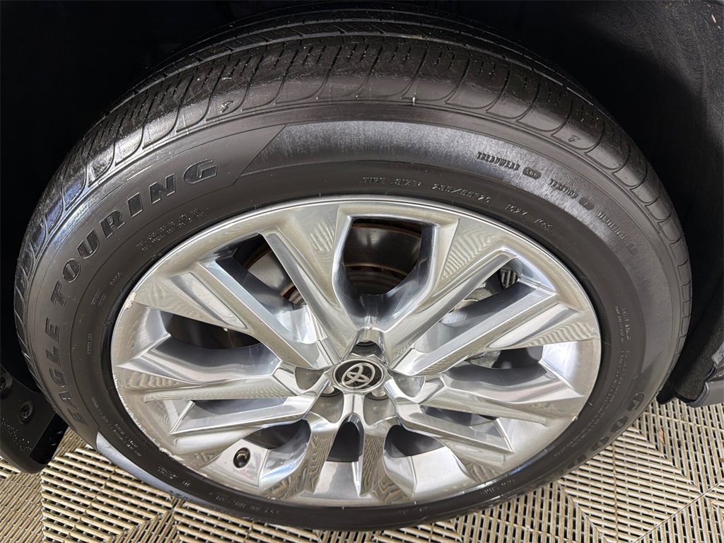 Used 2020 Toyota Highlander Limited image 14