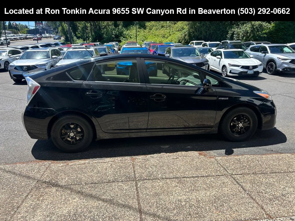 Used 2014 Toyota Prius Four FWD image 3
