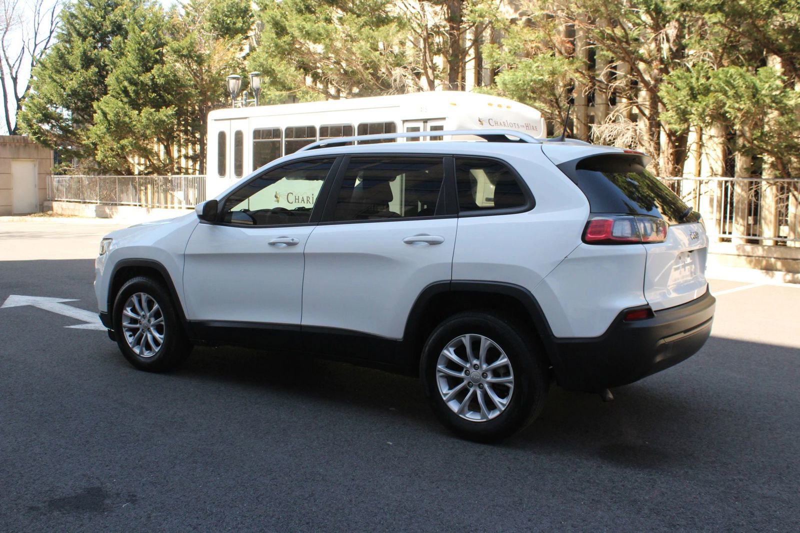 Used 2020 Jeep Cherokee Latitude FWD image 9