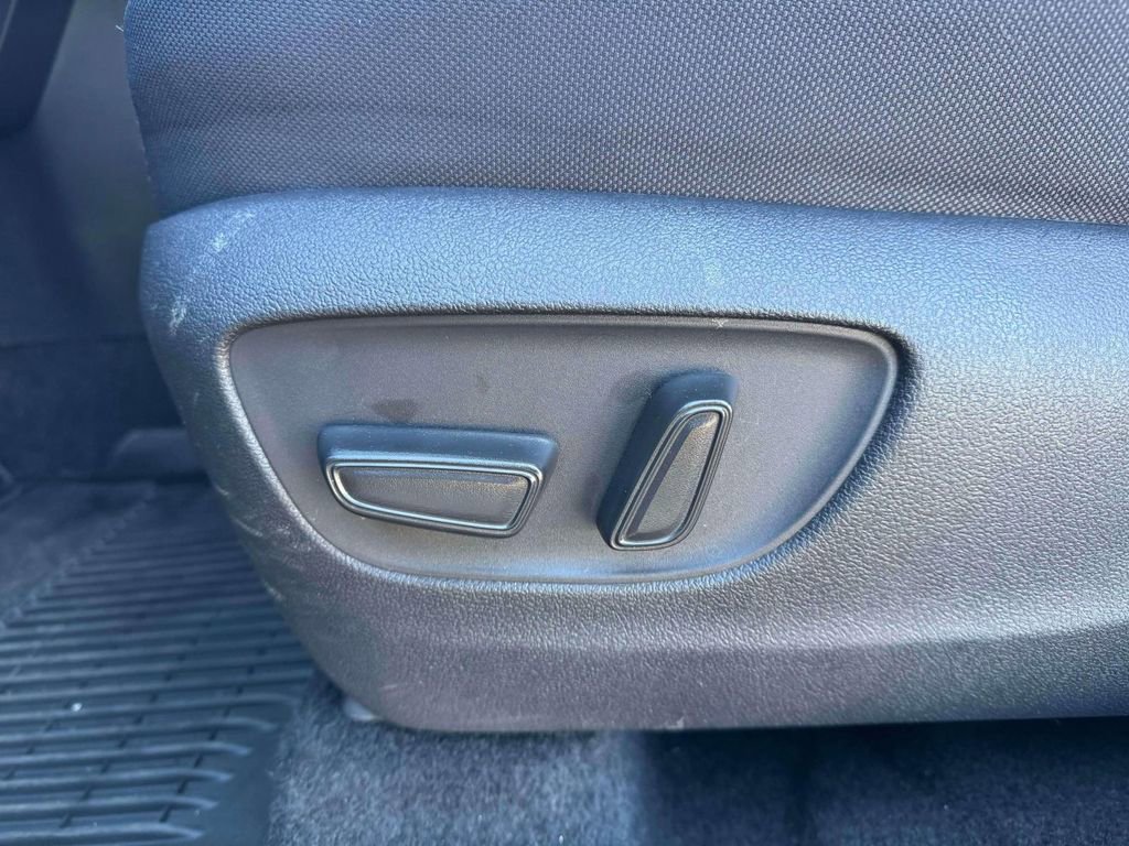 Used 2024 Toyota Highlander LE image 14