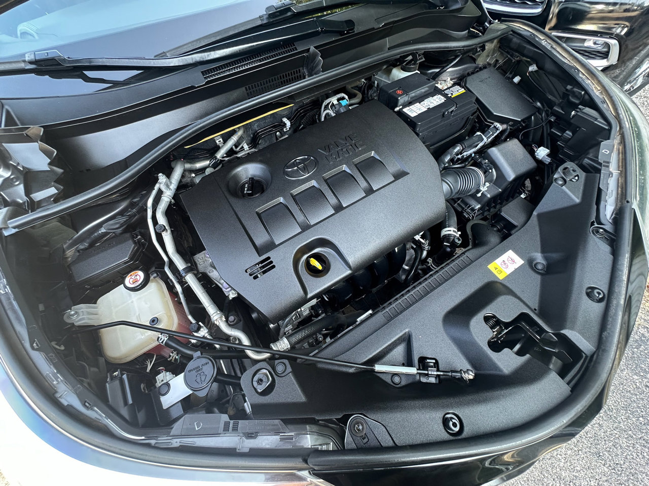 Used 2021 Toyota C-HR LE image 43