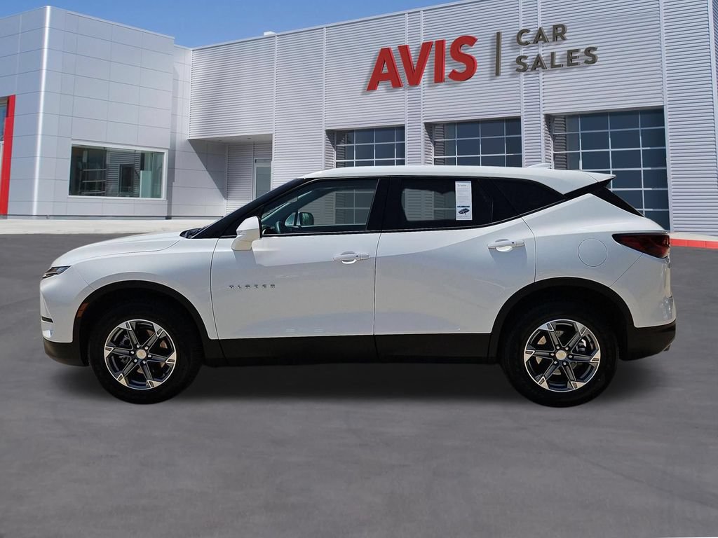 Used 2025 Chevrolet Blazer LT AWD/4WD image 10