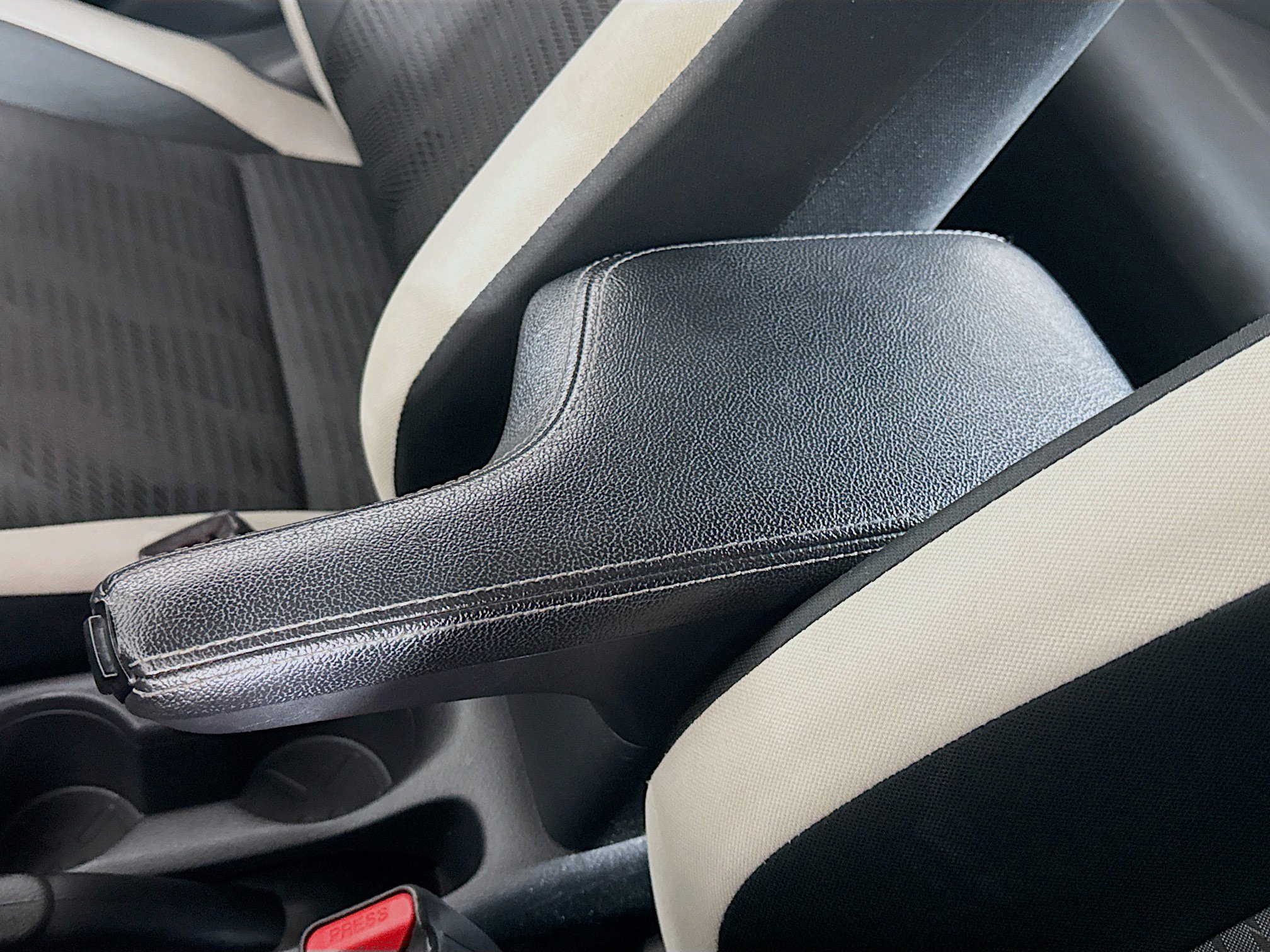 Used 2022 Nissan Versa SV w/ Trunk Package FWD image 18