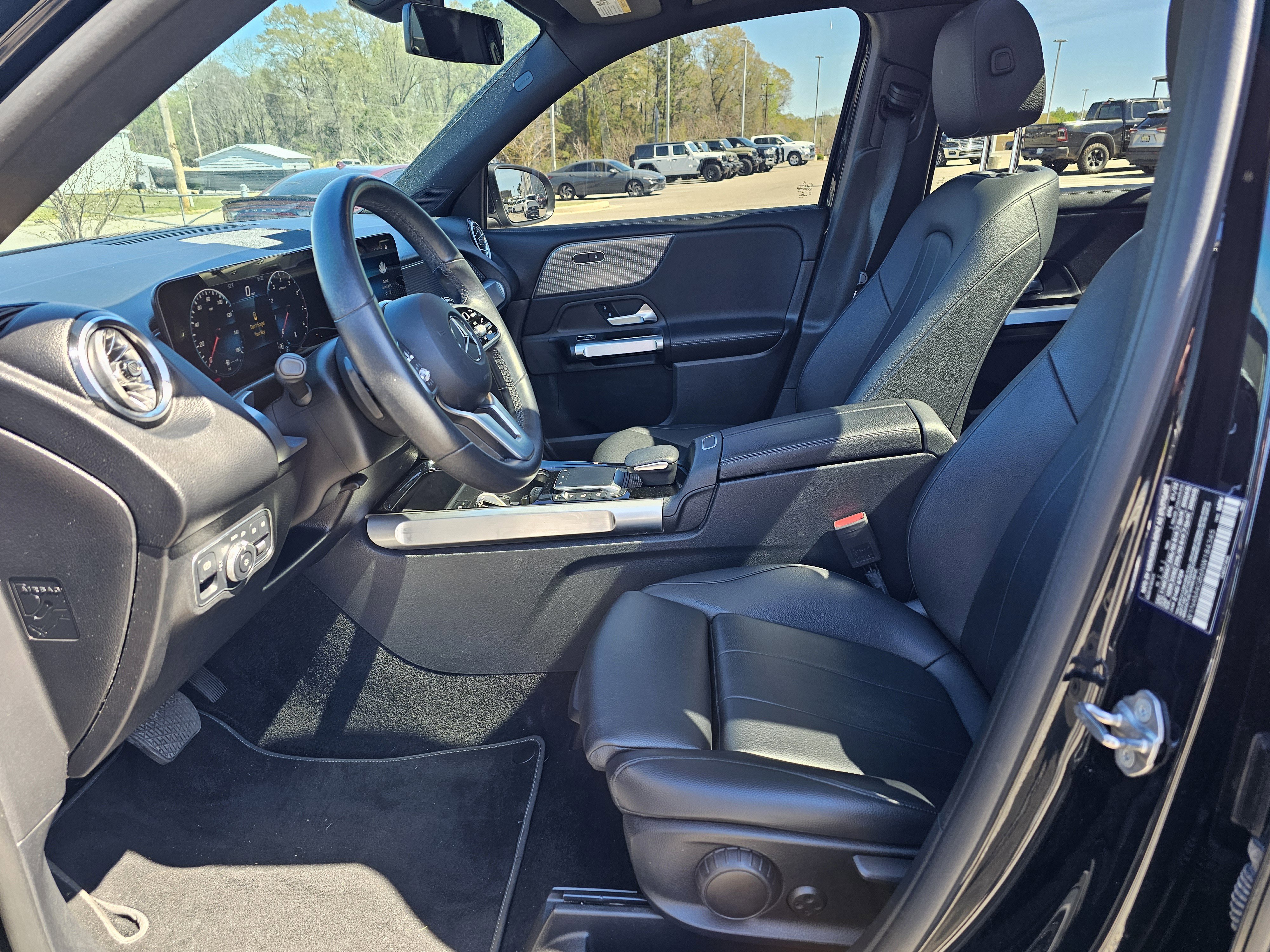 Used 2022 Mercedes-Benz GLB 250 GLB 250 SUV image 16