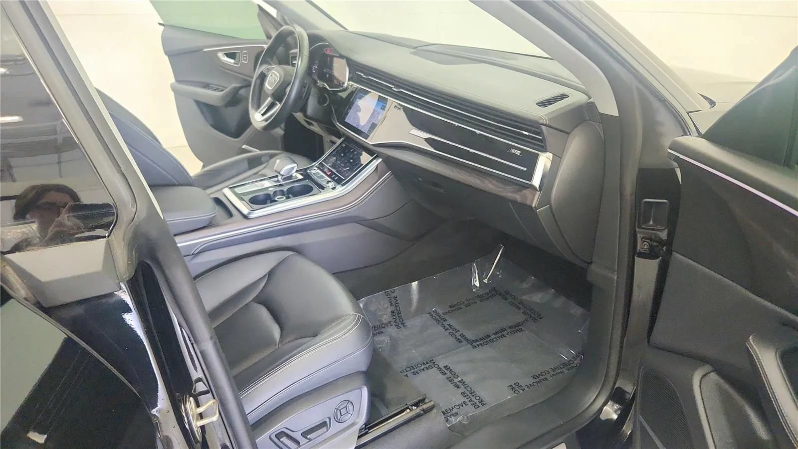 Used 2022 Audi Q8 Prestige AWD/4WD image 28