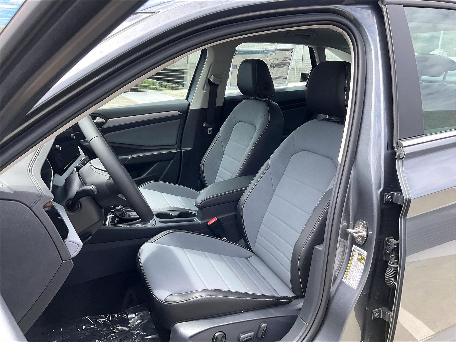 New 2026 Volkswagen Jetta SE FWD image 8