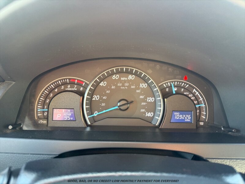 Used 2013 Toyota Camry LE FWD image 12