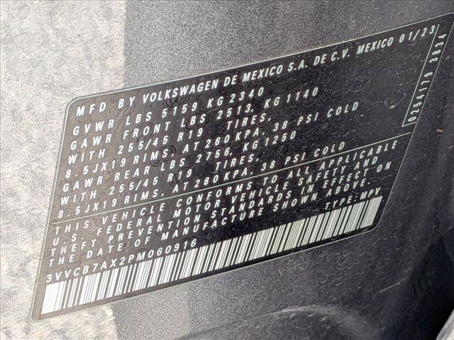 Used 2023 Volkswagen Tiguan SE R-Line image 28