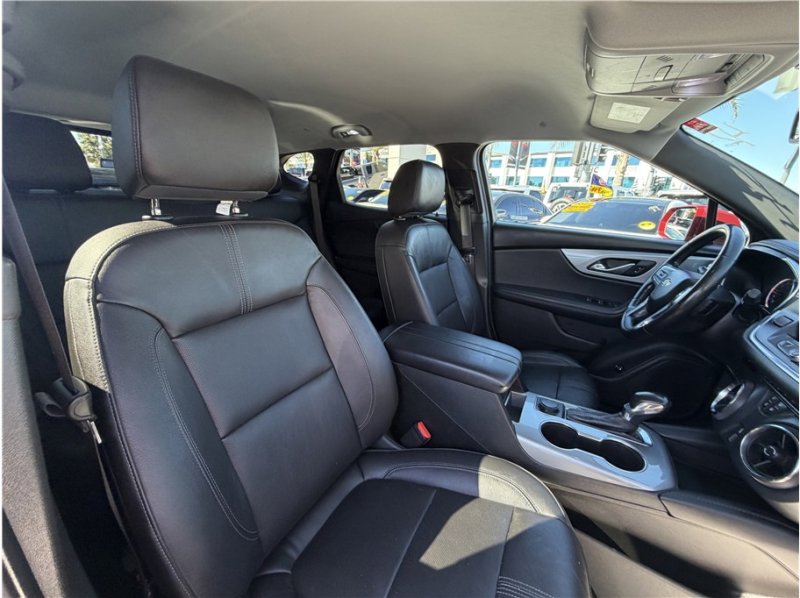 Used 2019 Chevrolet Blazer LT FWD image 29
