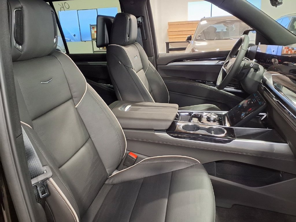 New 2026 Cadillac Escalade Sport AWD/4WD image 5