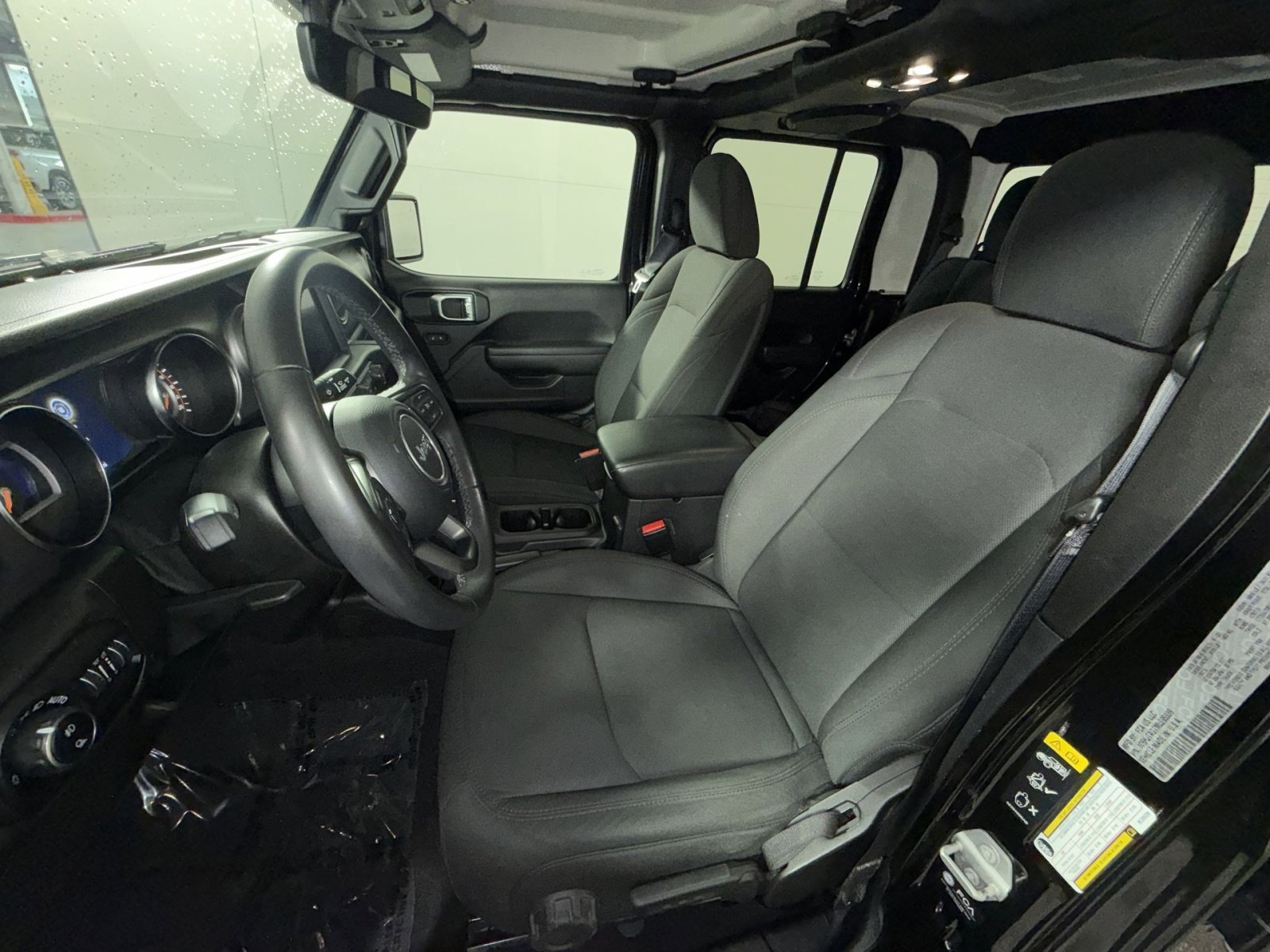 Used 2021 Jeep Gladiator Willys image 13