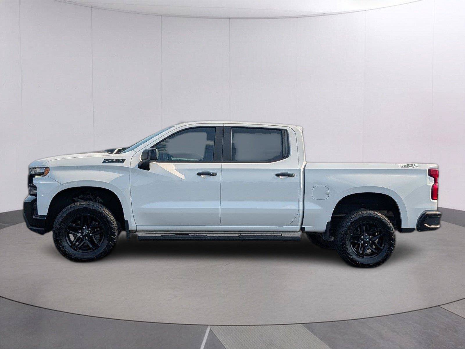 Used 2021 Chevrolet Silverado 1500 LT Trail Boss w/ Convenience Package II AWD/4WD image 2