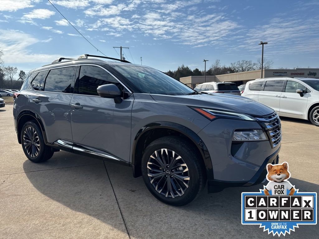 Used 2025 Nissan Rogue Platinum w/ Platinum Premium Package image 3