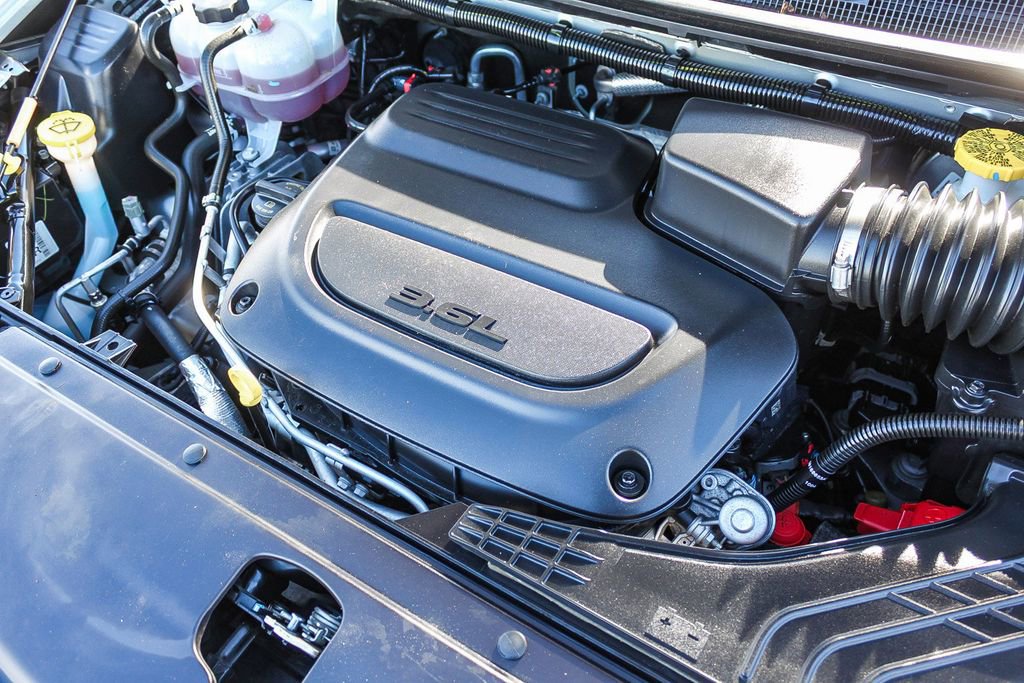 Used 2024 Chrysler Pacifica Touring-L image 33