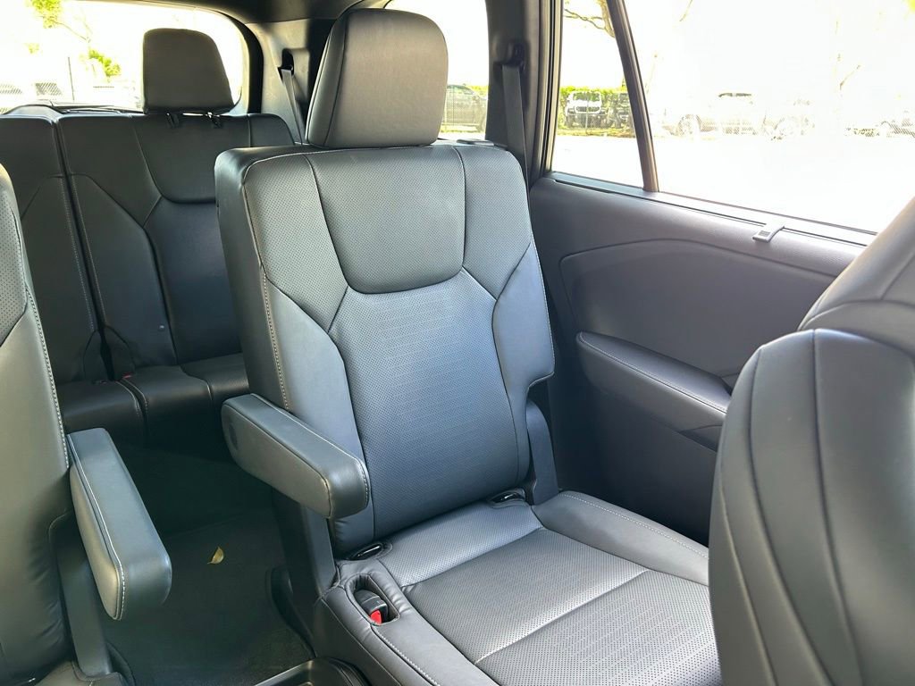 Used 2025 Lexus TX 500h AWD w/ Technology Package image 15