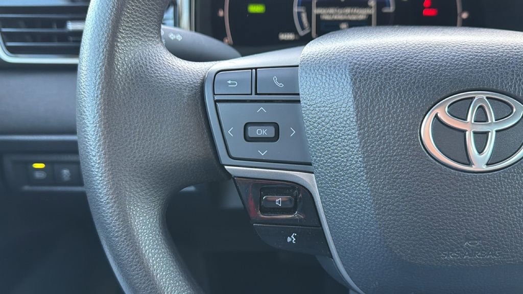 Certified 2025 Toyota Camry LE image 27