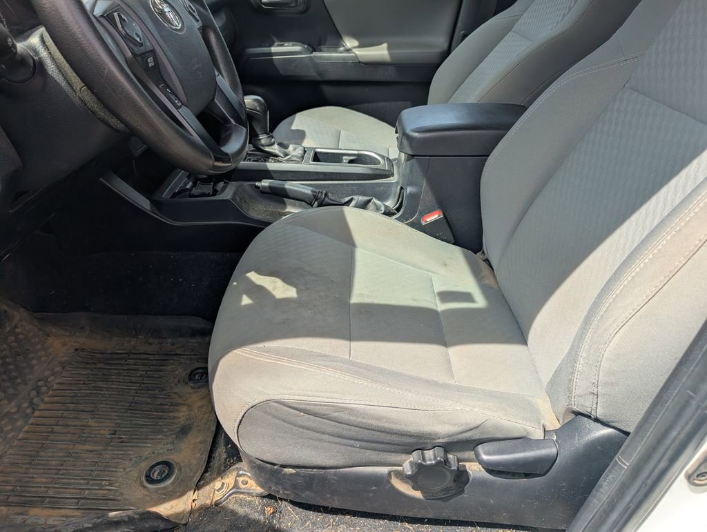 Used 2020 Toyota Tacoma SR image 9