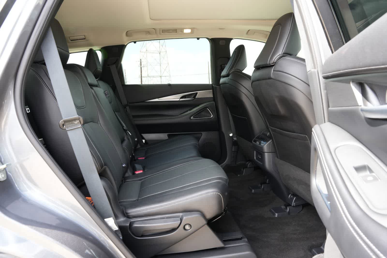 Certified 2025 INFINITI QX60 Luxe w/ Cargo Package image 22