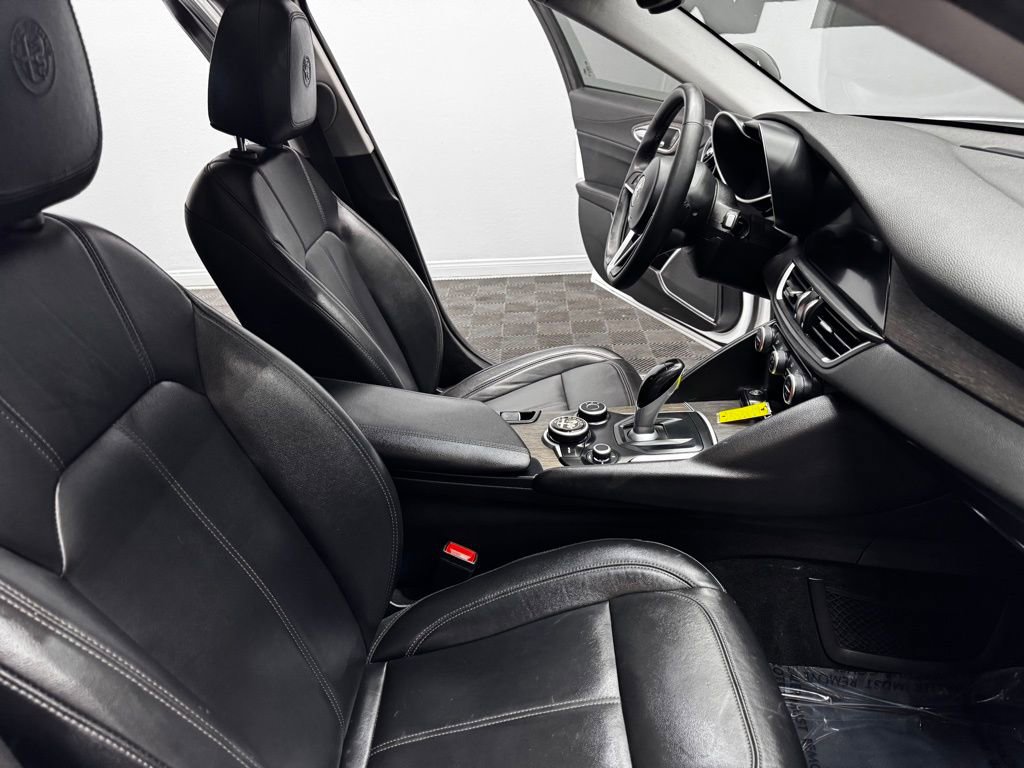 Used 2019 Alfa Romeo Giulia Ti w/ Nero Edizione image 55