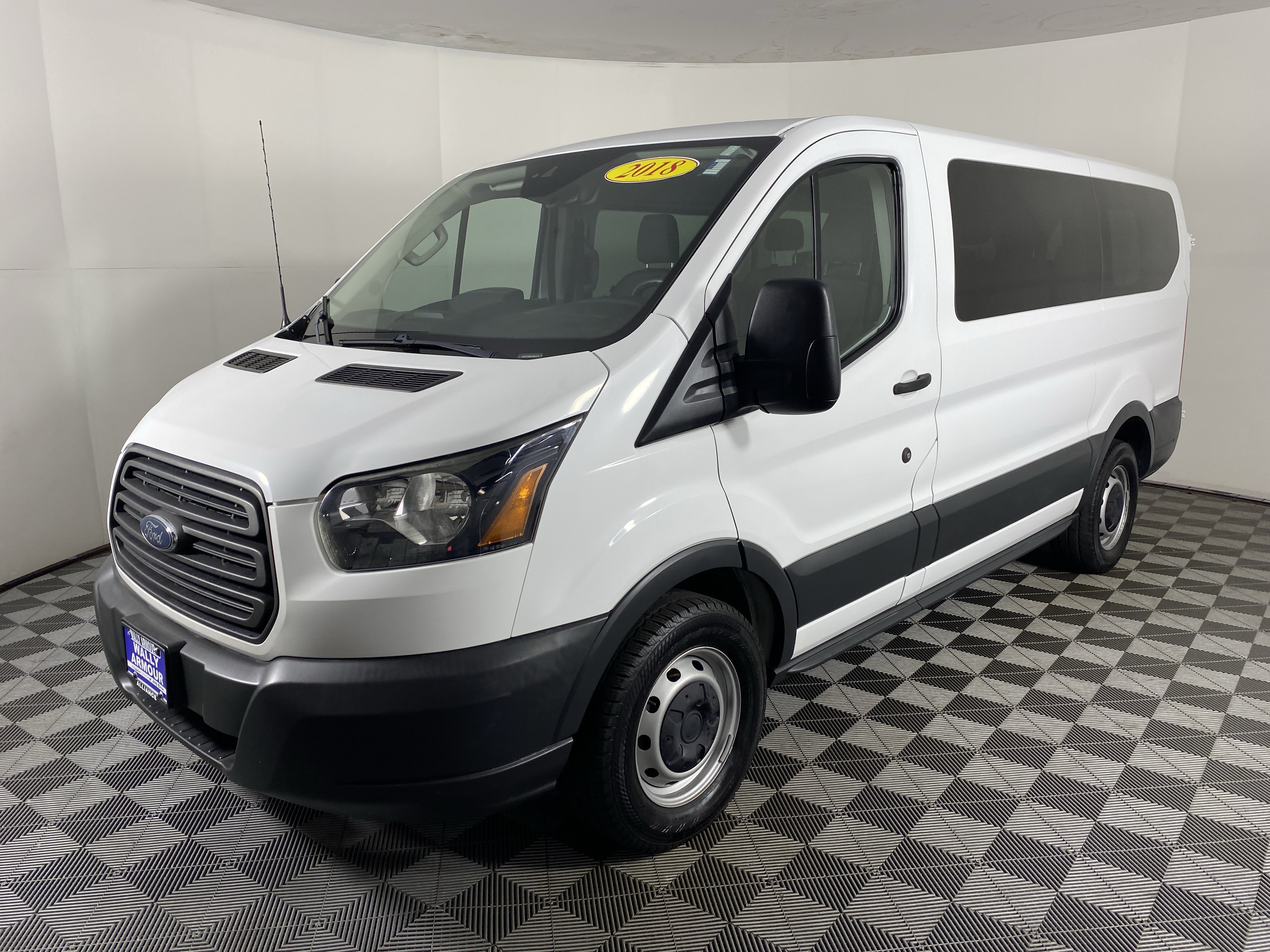 Used 2018 Ford Transit 150 XL RWD image 8