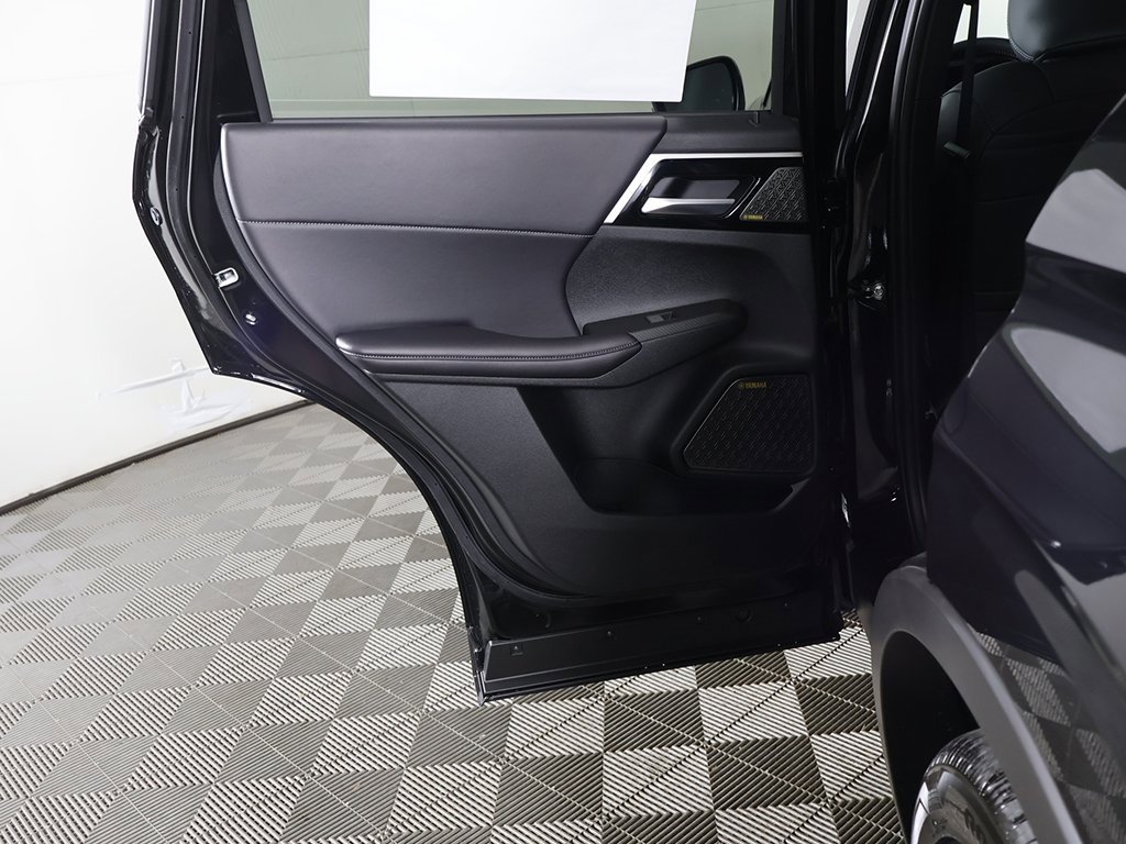 New 2025 Mitsubishi Outlander SE image 27