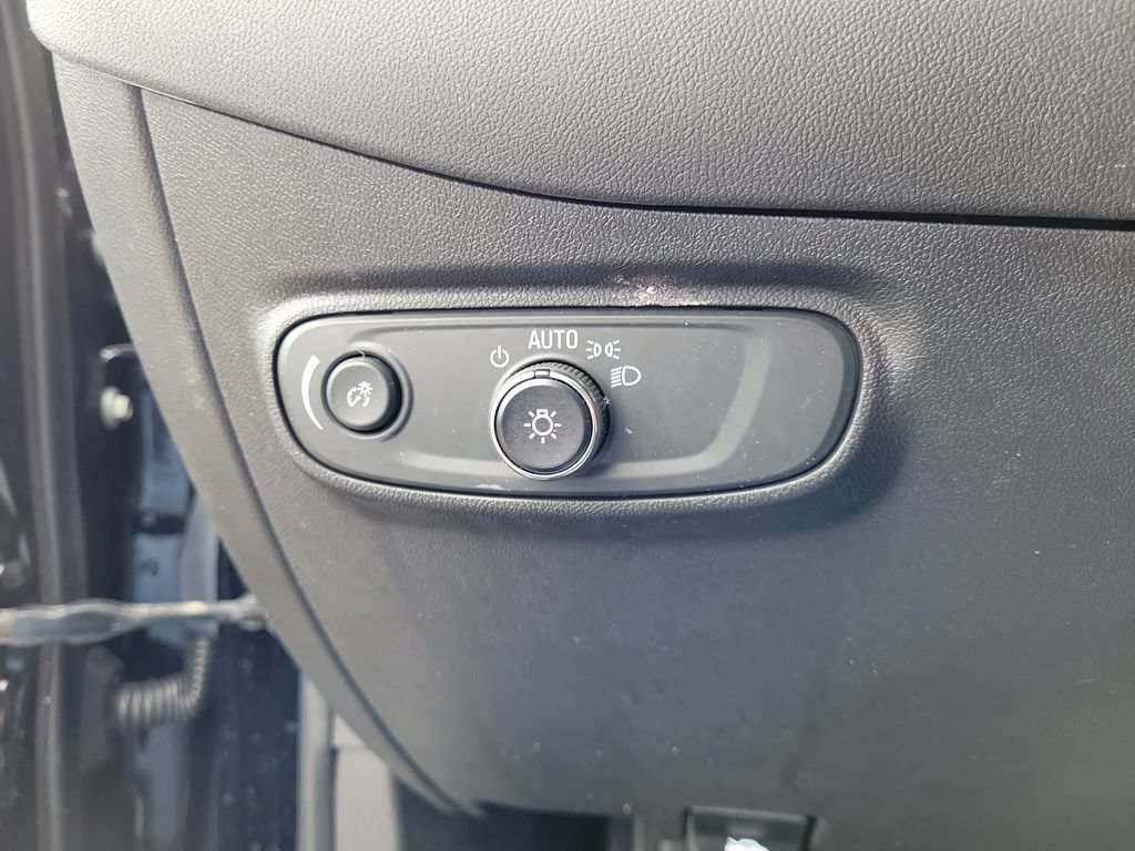 Used 2023 Chevrolet Equinox LT w/ Driver Convenience Package AWD/4WD image 25