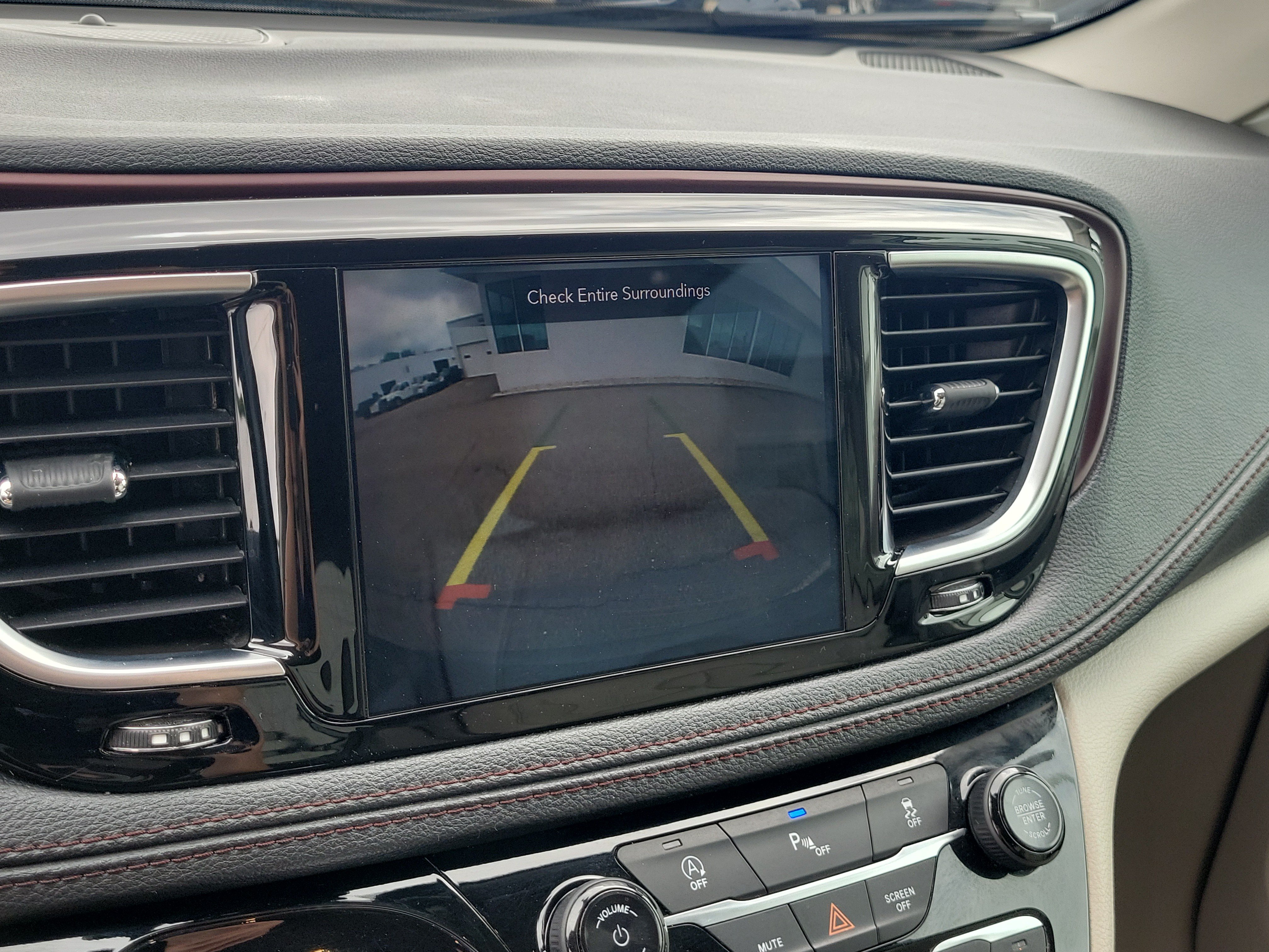 Used 2019 Chrysler Pacifica Limited FWD image 27