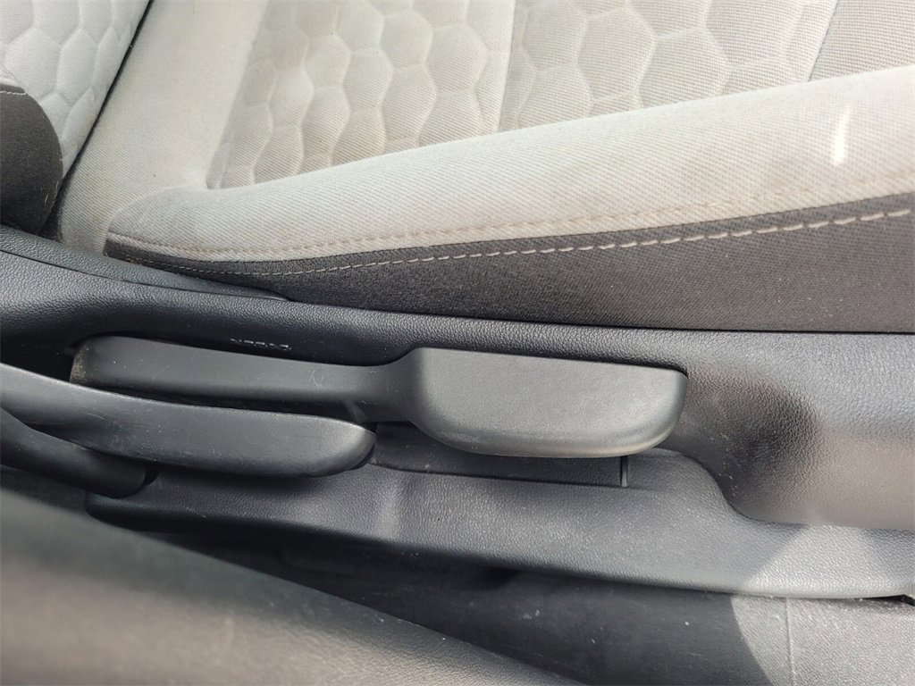 Used 2019 Chevrolet Equinox LS image 18