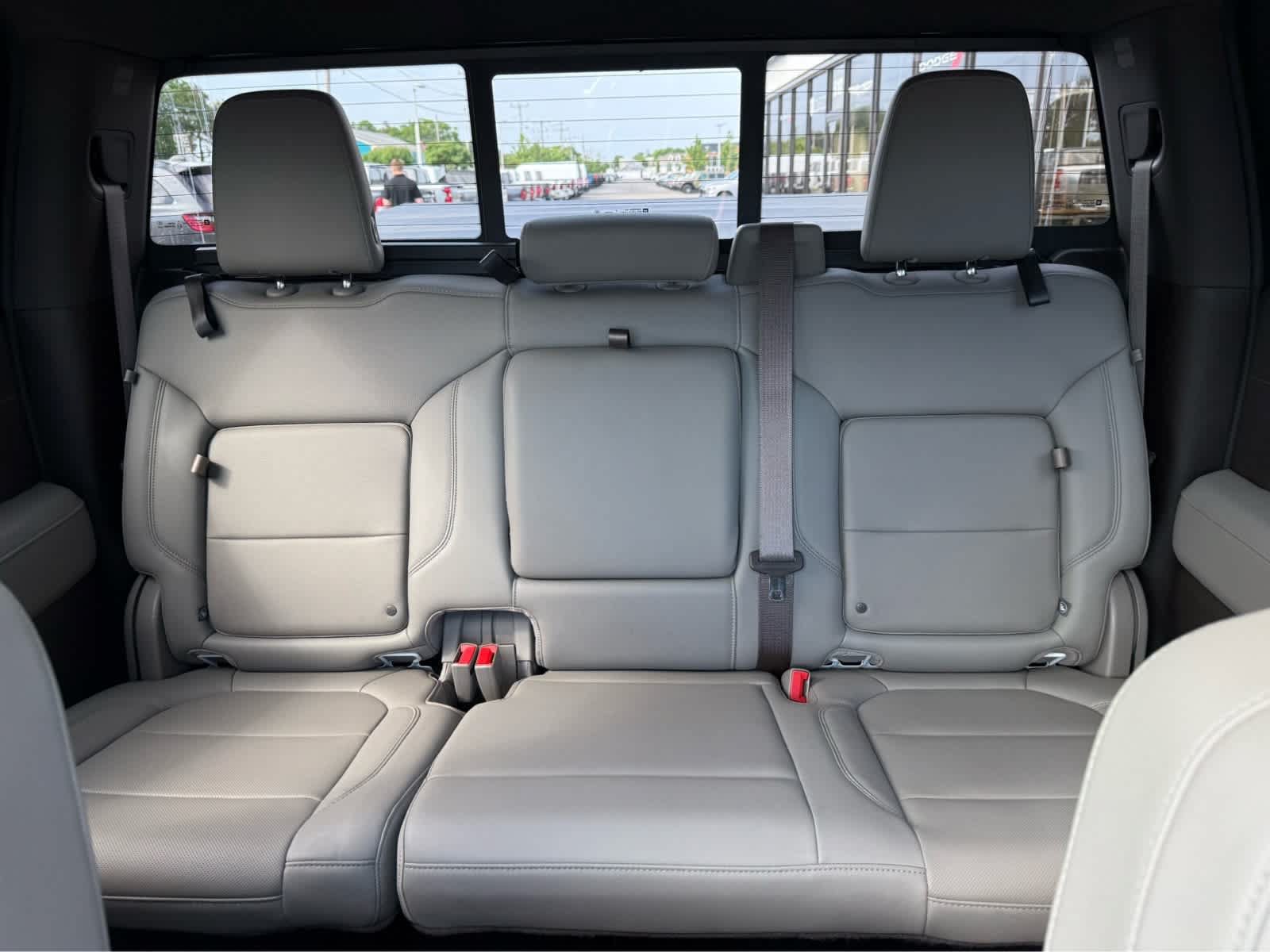 Used 2019 GMC Sierra 1500 SLT w/ SLT Premium Plus Package AWD/4WD image 31