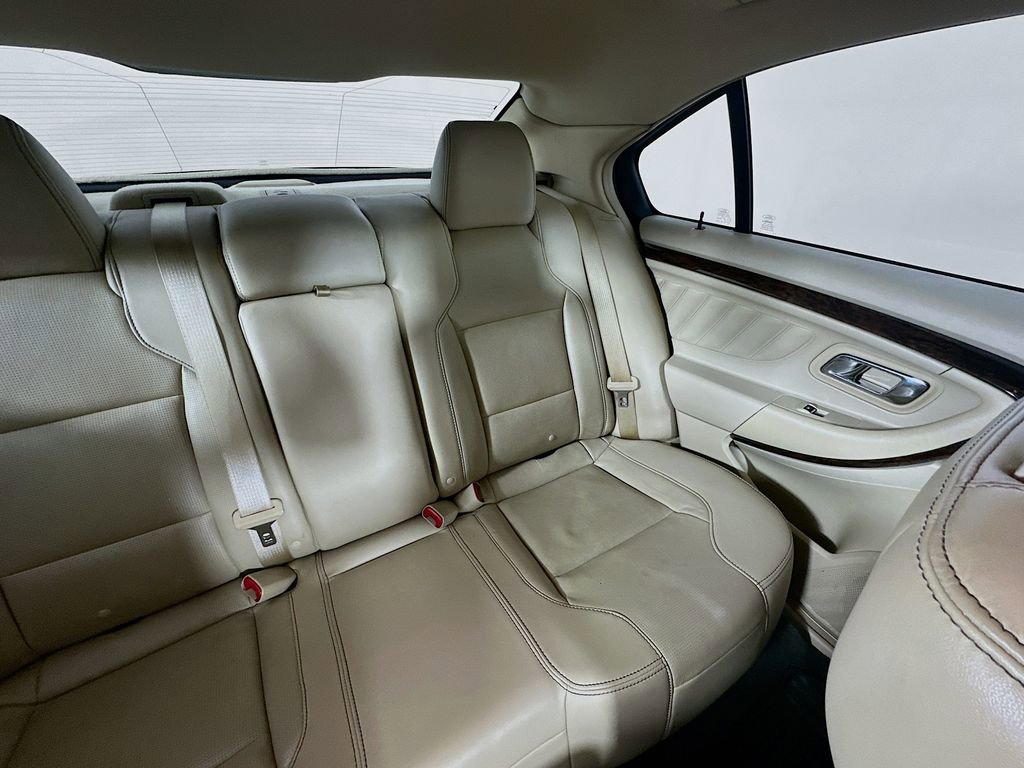 Used 2018 Ford Taurus Limited image 14