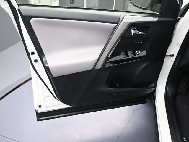 Used 2018 Toyota RAV4 Limited w/ Protection Package image 35