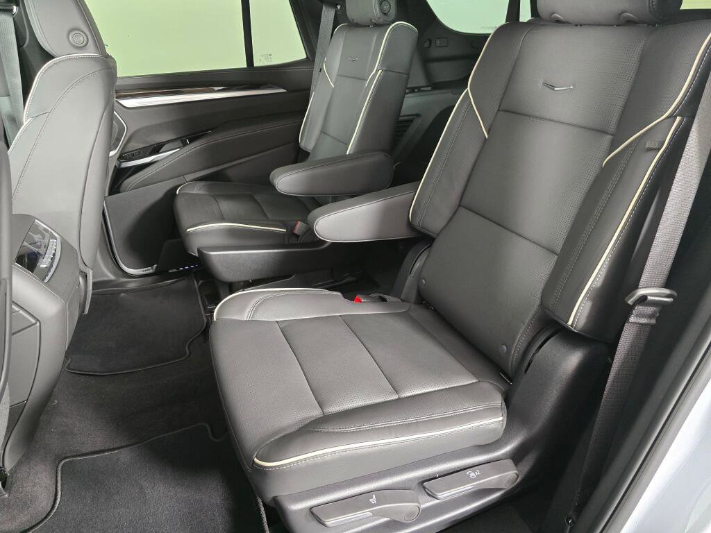 New 2026 Cadillac Escalade Luxury image 19
