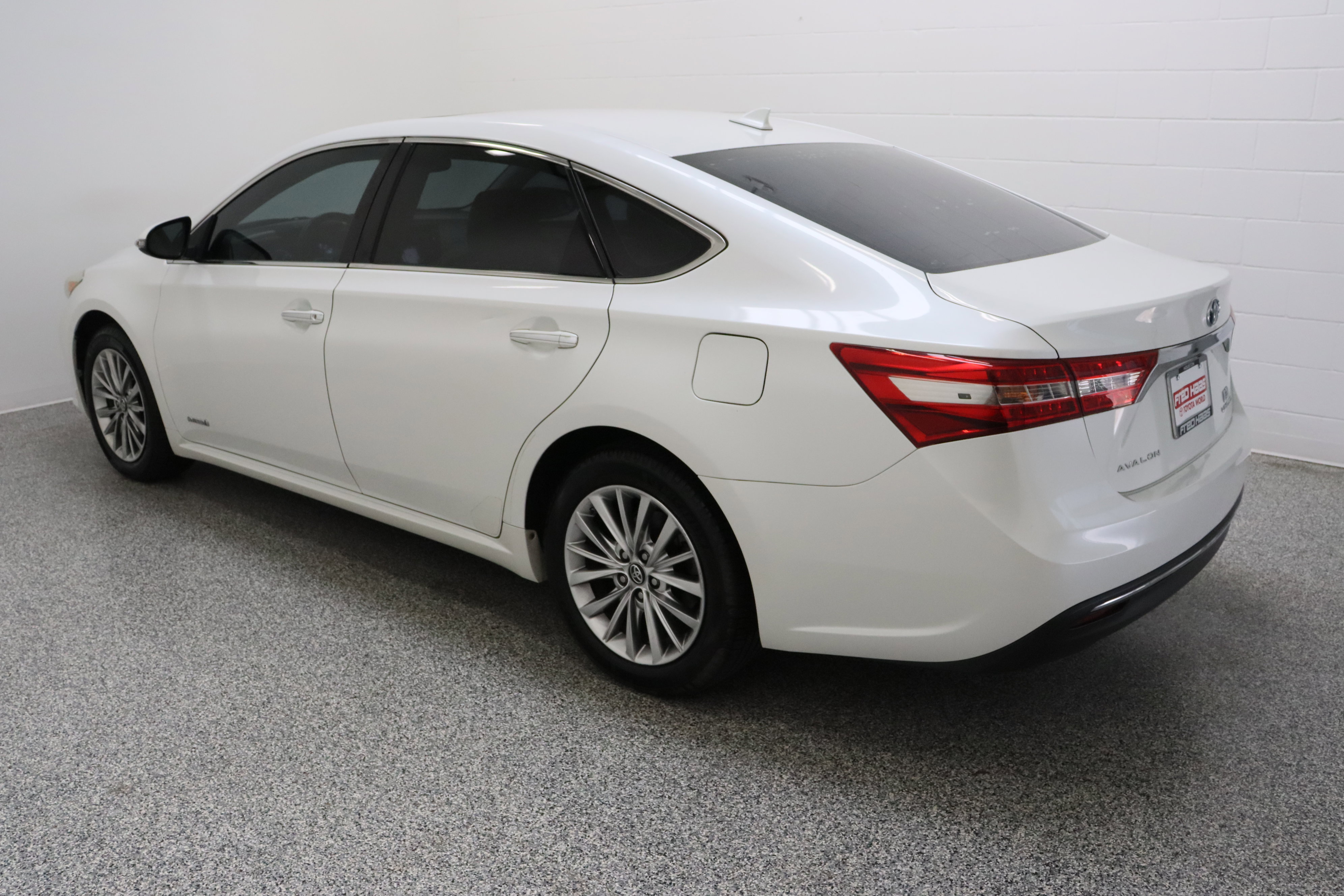 Used 2018 Toyota Avalon Limited FWD image 9