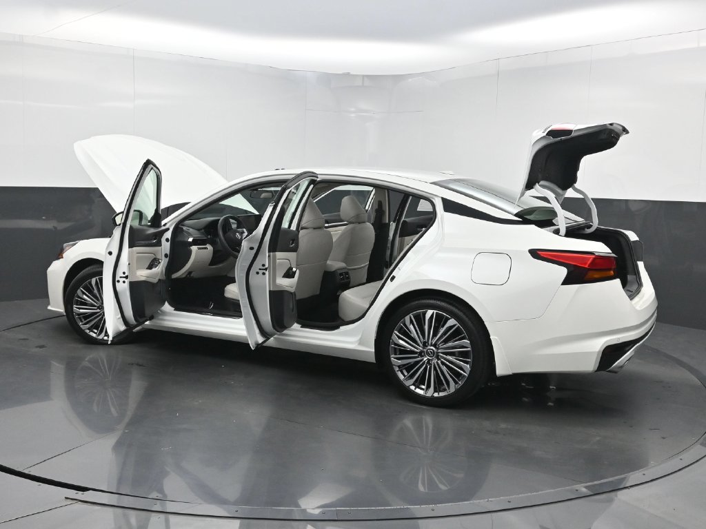 Used 2024 Nissan Altima 2.5 SL FWD image 38
