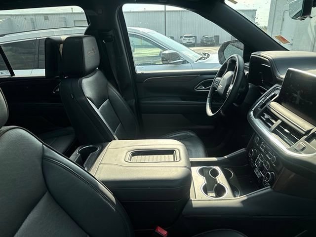 Used 2024 Chevrolet Suburban High Country AWD/4WD image 8