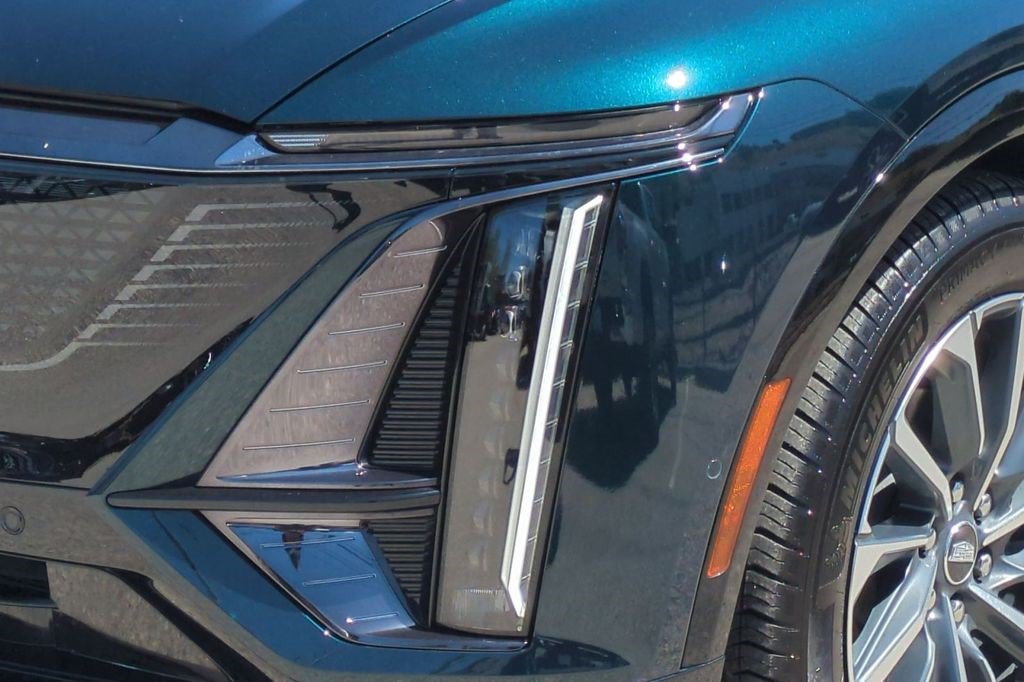 Certified 2024 Cadillac Lyriq Sport AWD/4WD image 23