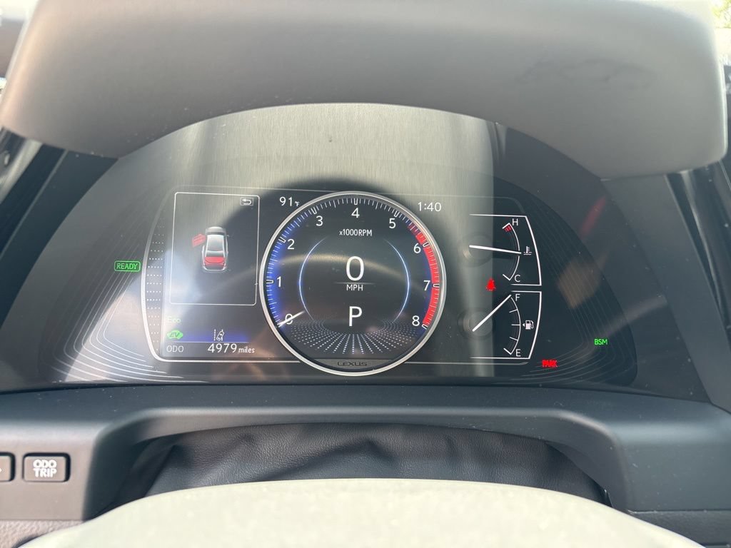 Used 2025 Lexus ES 300h w/ Premium Package FWD image 11