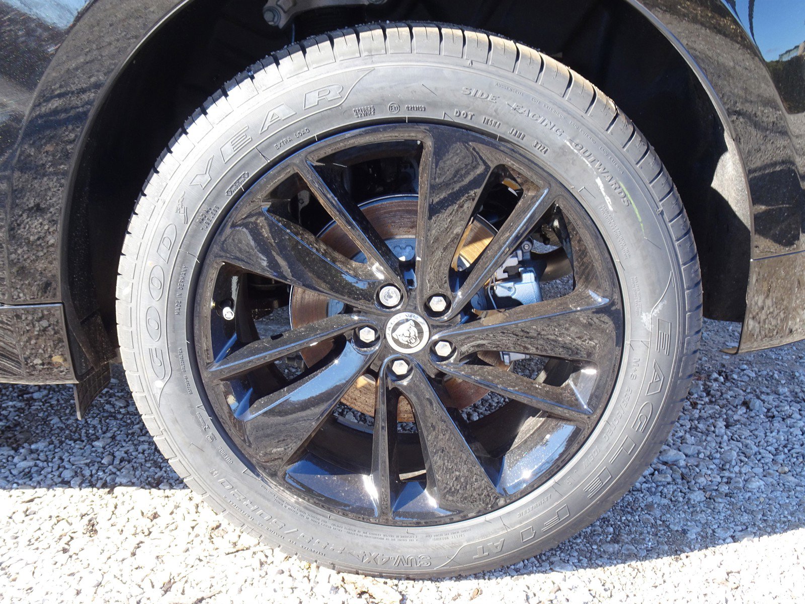 New 2025 Jaguar F-PACE R-Dynamic S image 27