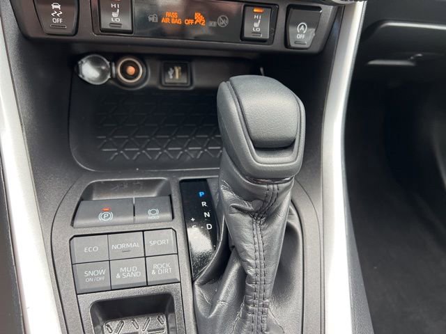 Used 2024 Toyota RAV4 XLE image 28