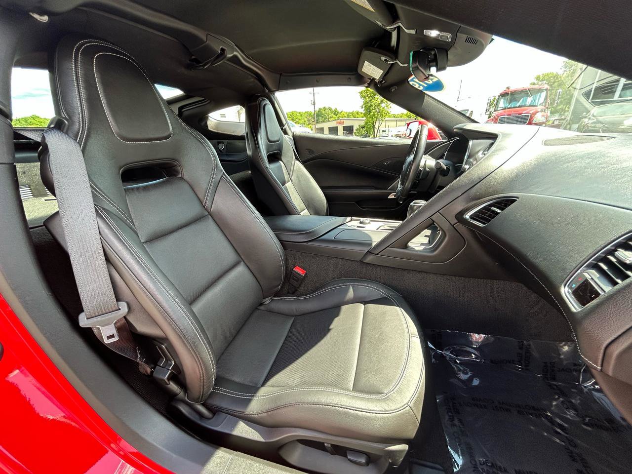 Used 2019 Chevrolet Corvette Stingray Coupe w/ 1LT RWD image 18