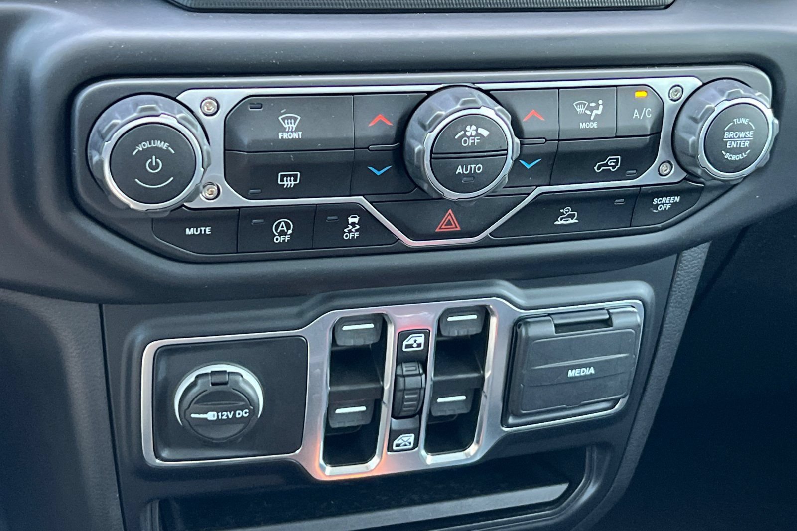 Used 2023 Jeep Gladiator Sport AWD/4WD image 26