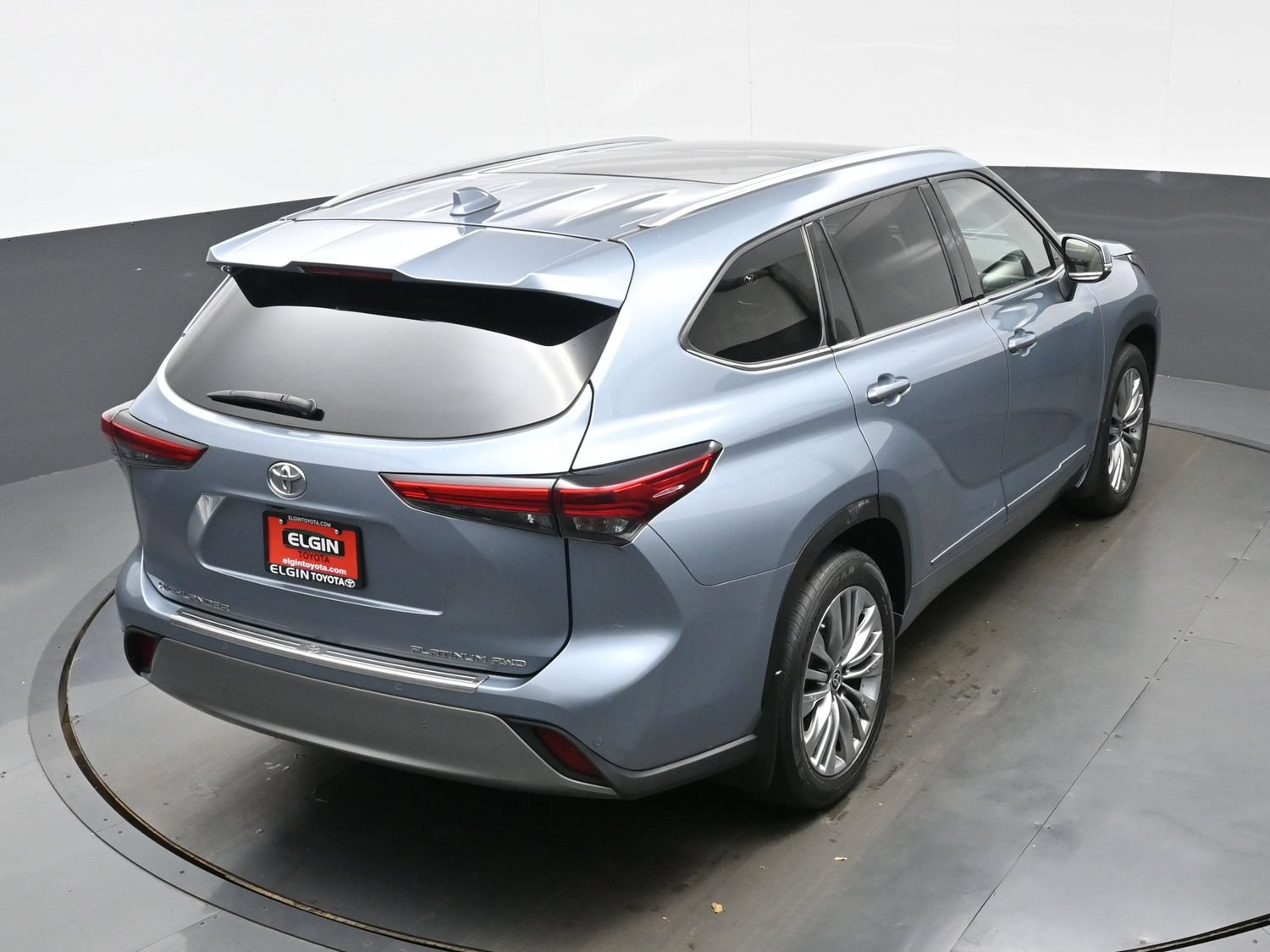 Used 2023 Toyota Highlander Platinum AWD/4WD image 44