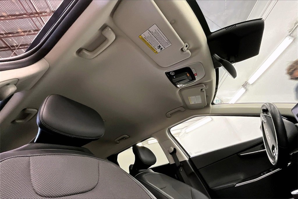 Used 2024 Kia EV6 Light image 28