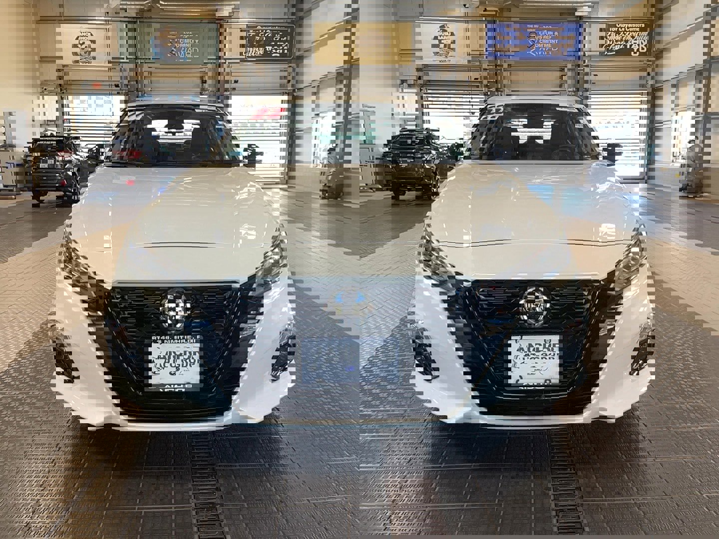 Used 2022 Nissan Altima 2.5 SR w/ Midnight Edition Package image 2