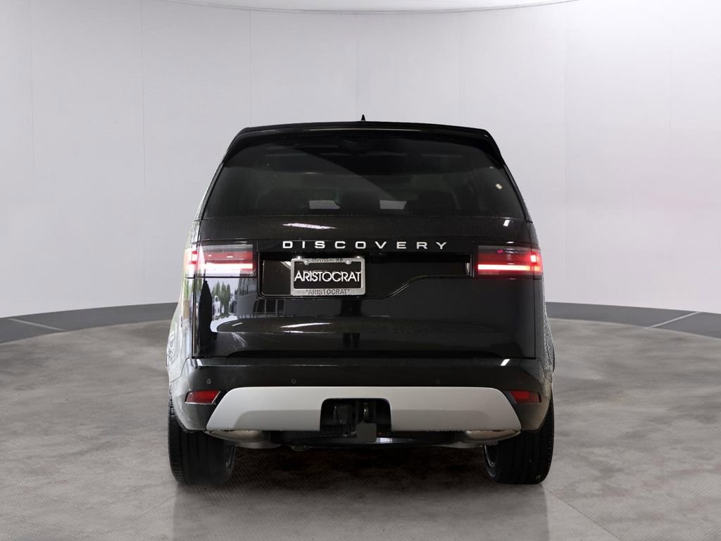 Used 2025 Land Rover Discovery Metropolitan Edition AWD/4WD image 11