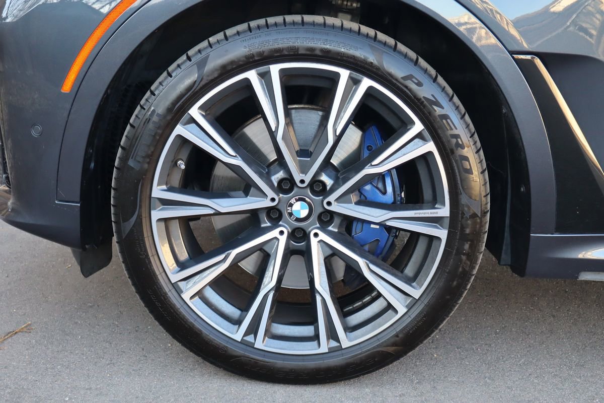 Used 2020 BMW X7 M50i w/ Dynamic Handling Package image 40