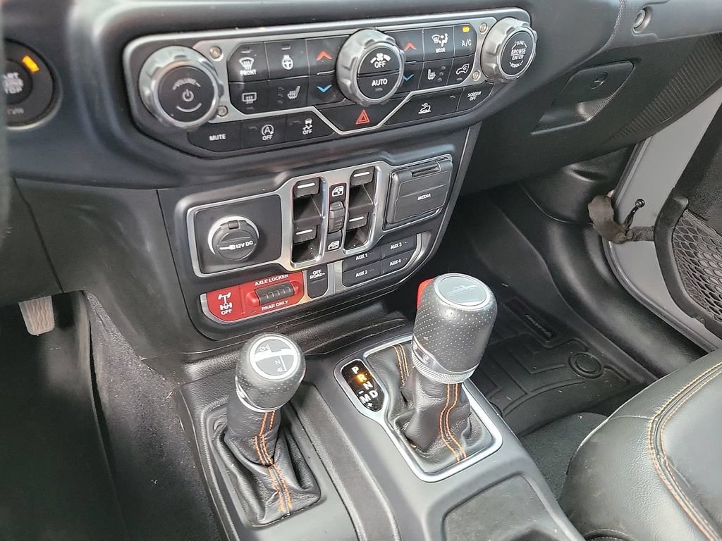 Used 2022 Jeep Gladiator Mojave w/ Cold Weather Group AWD/4WD image 16