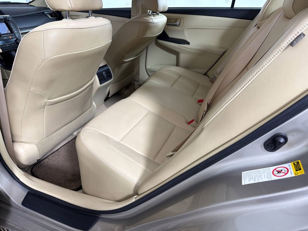 Used 2015 Toyota Camry XLE w/ Moonroof Package FWD image 21