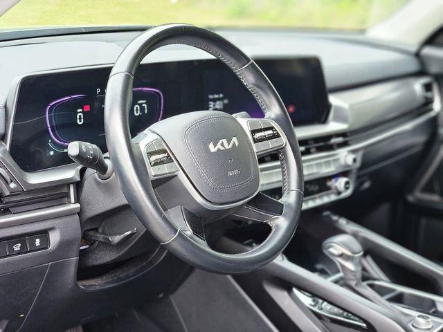 Used 2025 Kia Telluride S image 12